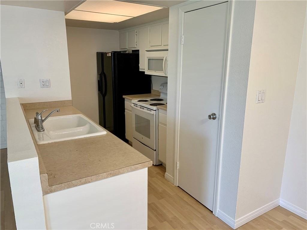 3053 Knollwood Ave - Photo 7 of 22