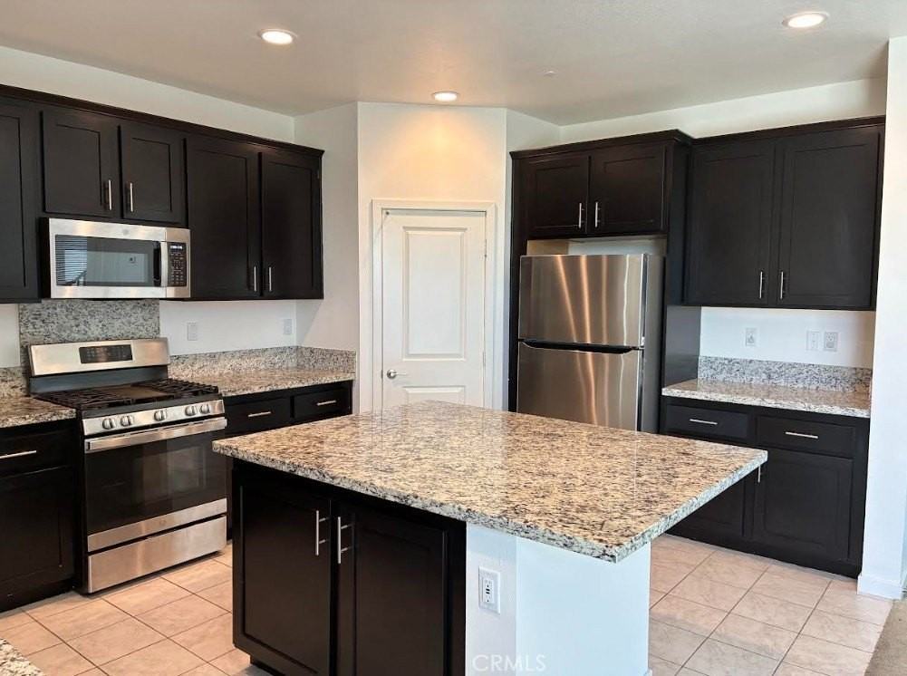 35389 Aubrey Ln - Photo 4 of 16
