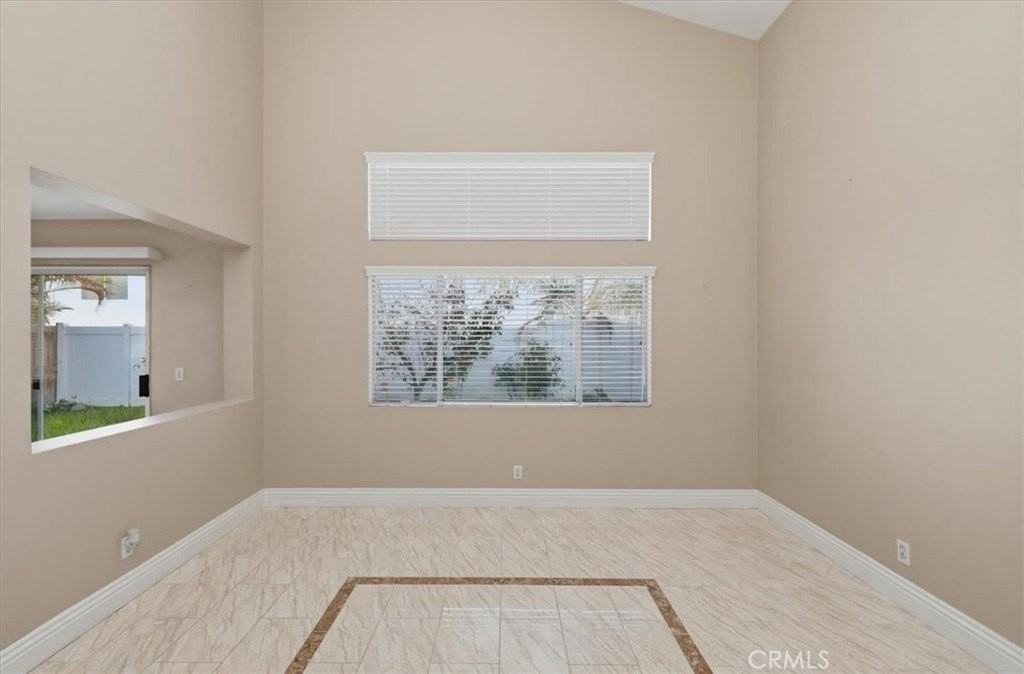 930 Primrose Ln - Photo 6 of 30