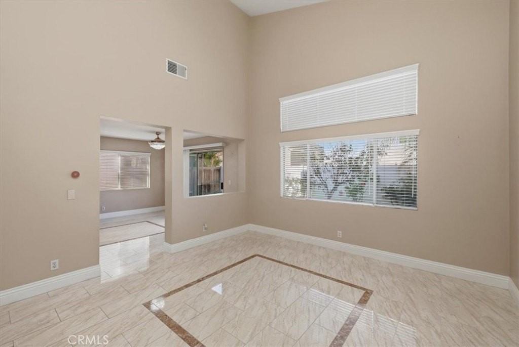 930 Primrose Ln - Photo 7 of 30