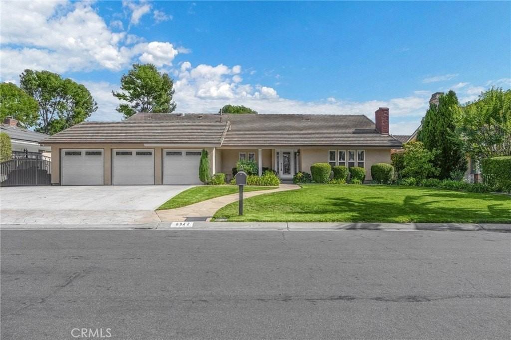 6042 Foxfield Ln - Photo 2 of 40