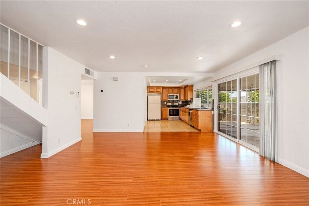 8175 Mammoth Cir - Photo 3 of 33