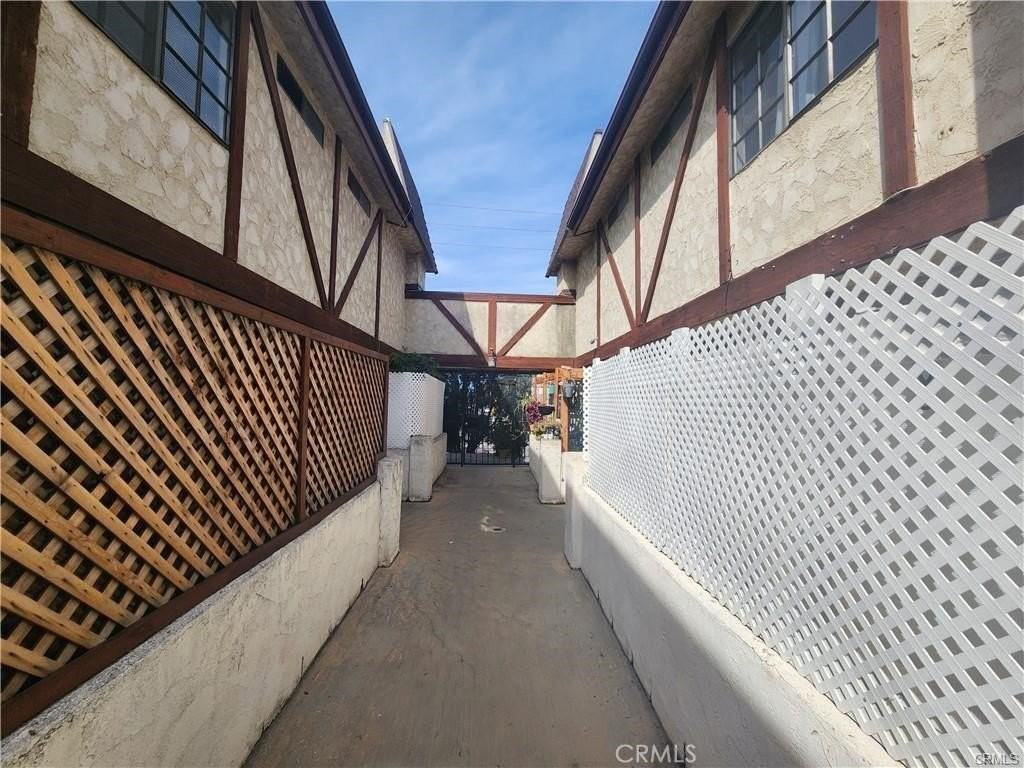 7432 Hazeltine Ave #7 - Photo 7 of 27