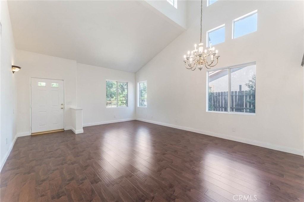 18808 Lull St - Photo 5 of 50
