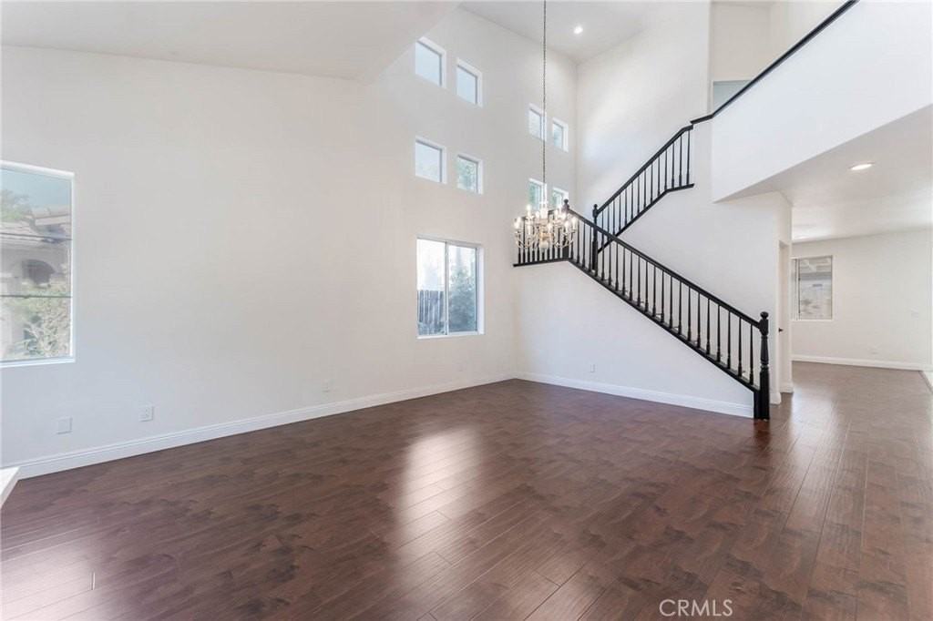 18808 Lull St - Photo 6 of 50