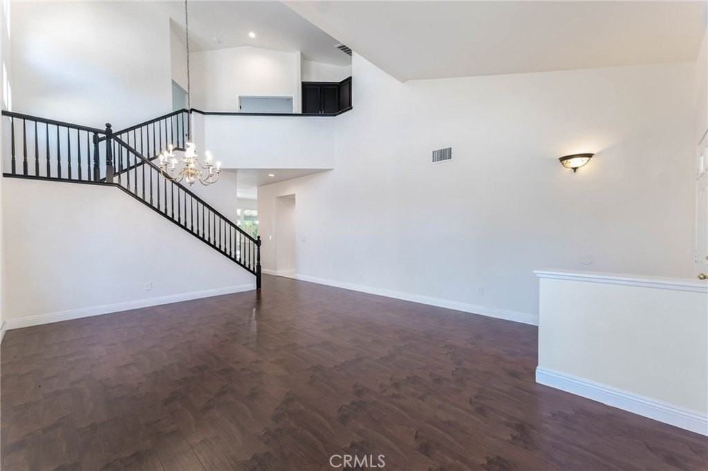 18808 Lull St - Photo 7 of 50