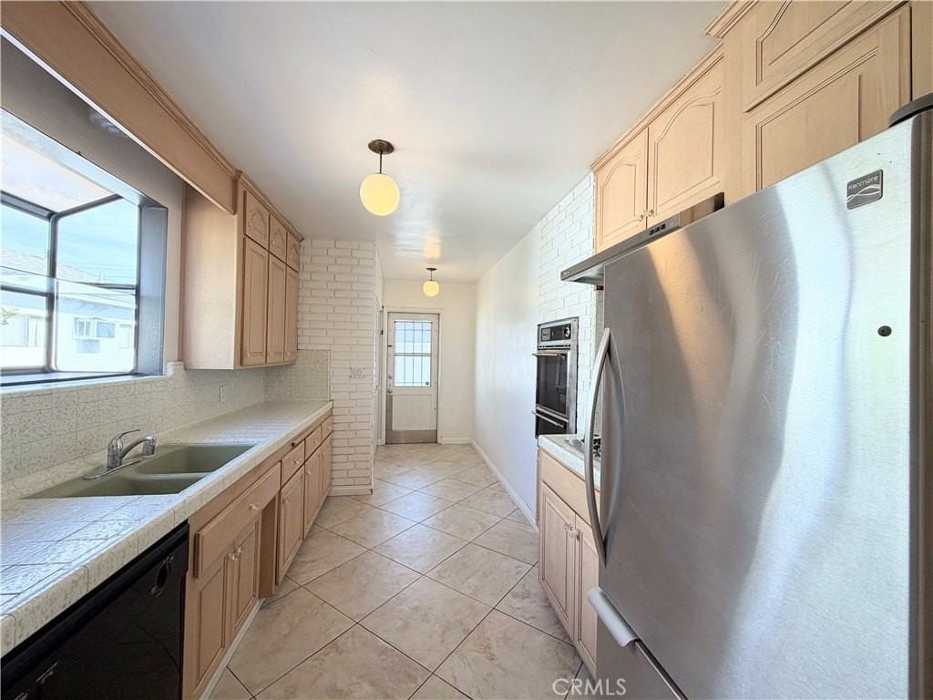 708 Violeta Dr - Photo 6 of 16