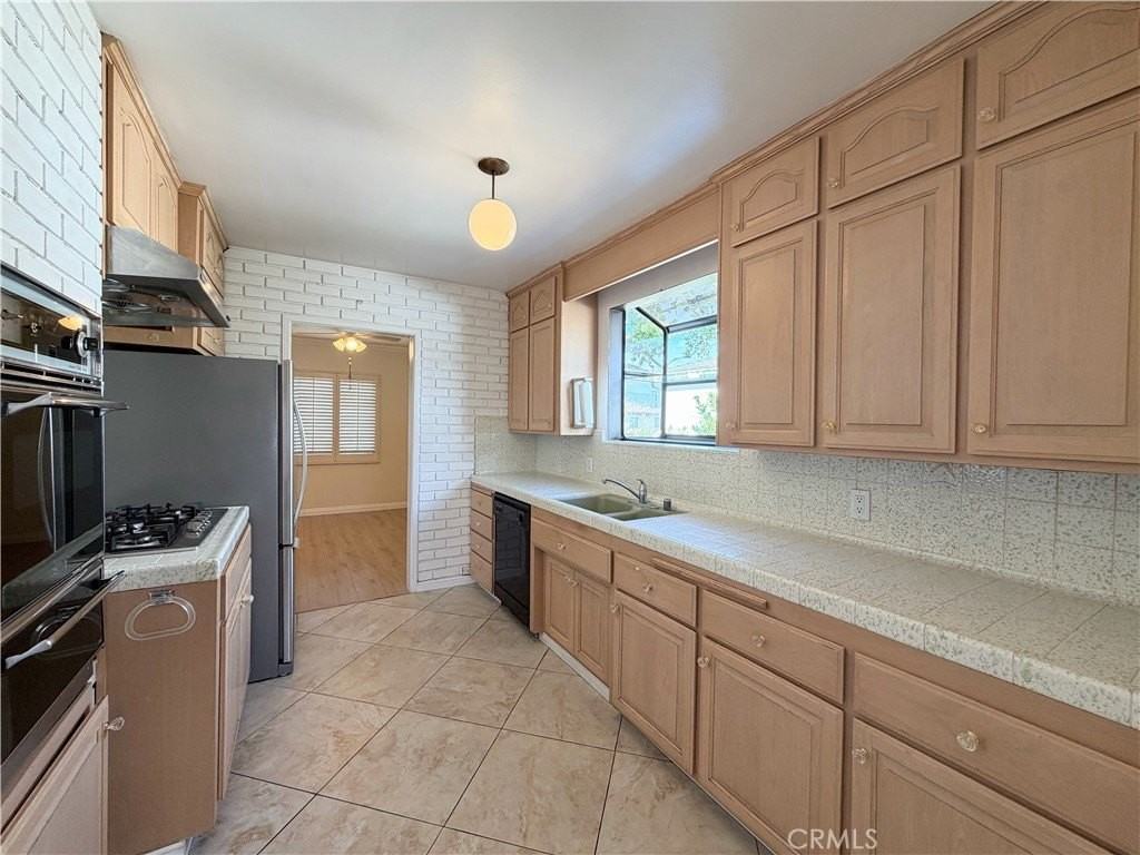 708 Violeta Dr - Photo 7 of 16