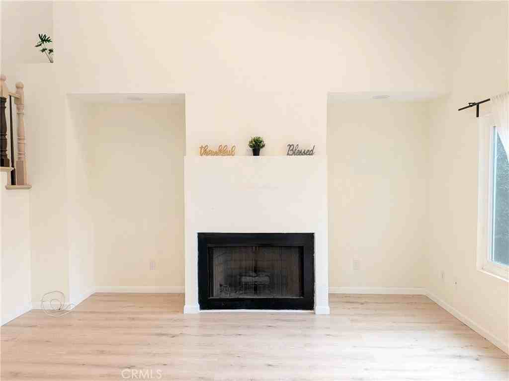 660 E Workman St - Photo 4 of 40