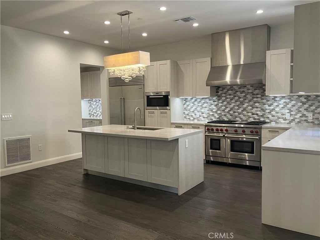 378 W Green St #131 - Photo 7 of 41