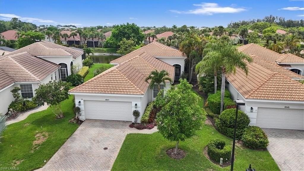 8541 Pepper Tree Way - Photo 2 of 41