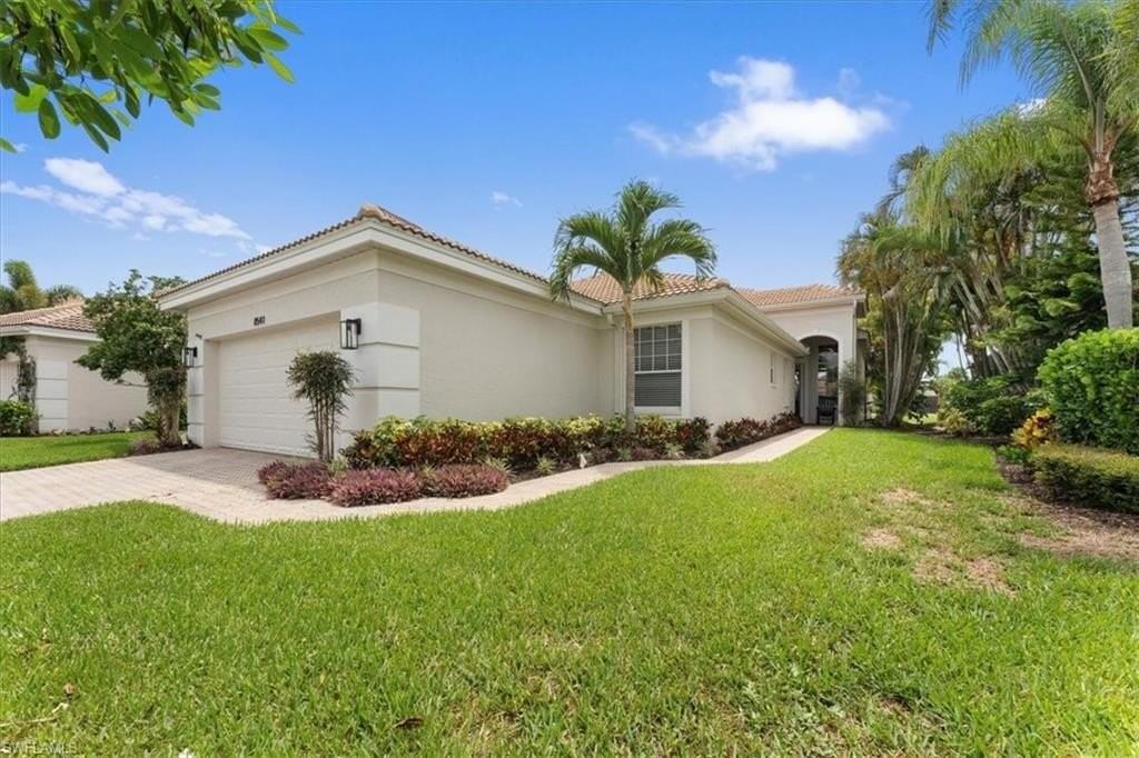 8541 Pepper Tree Way - Photo 4 of 41