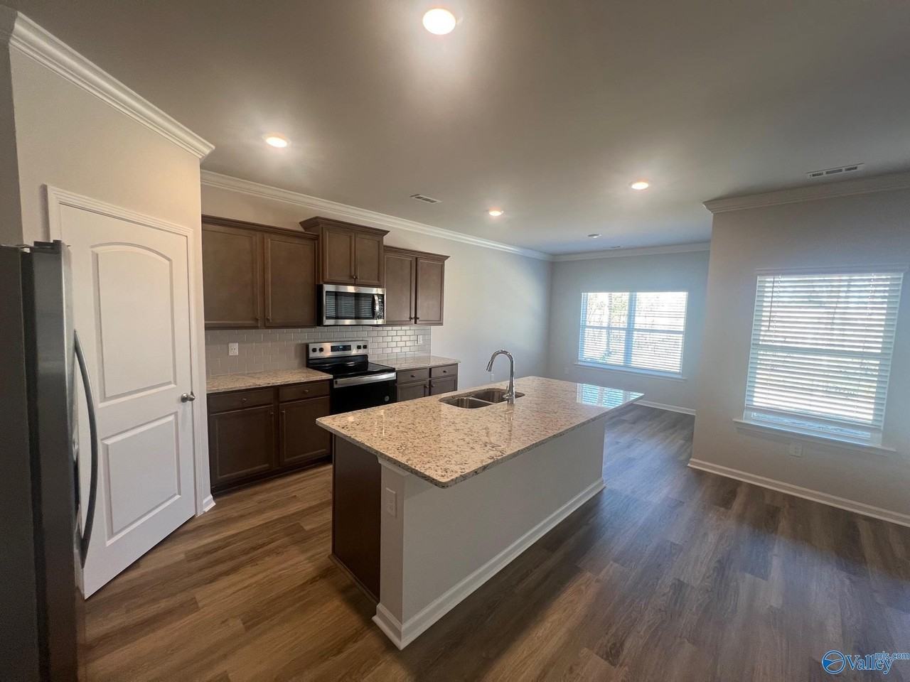 334 Sandy Oak Dr - Photo 2 of 14