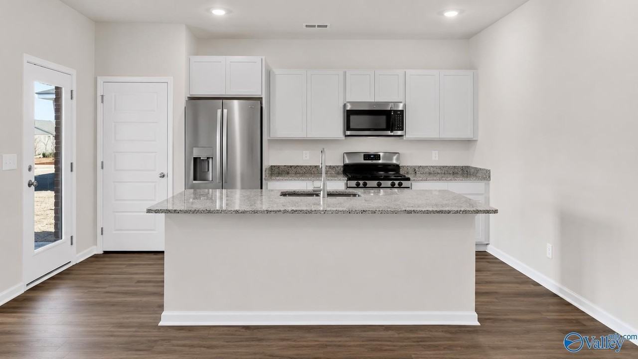 126 Betty Williams Dr - Photo 3 of 13