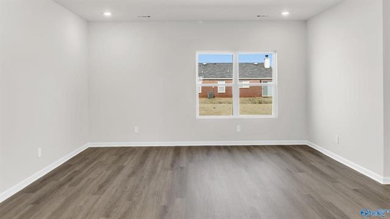 126 Betty Williams Dr - Photo 7 of 13