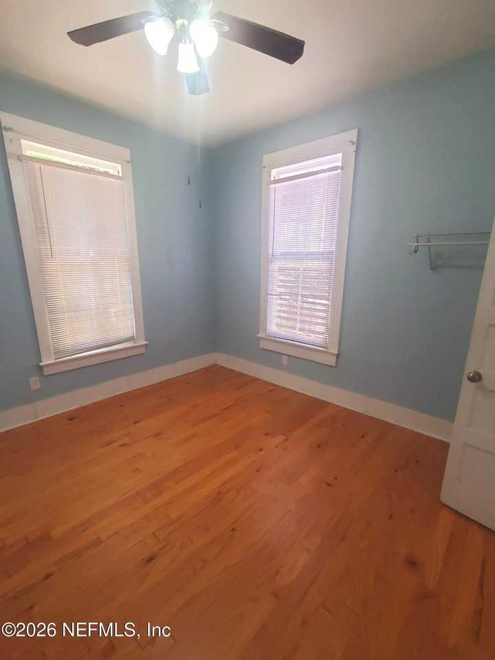 34 W 4th St - Photo 6 of 11