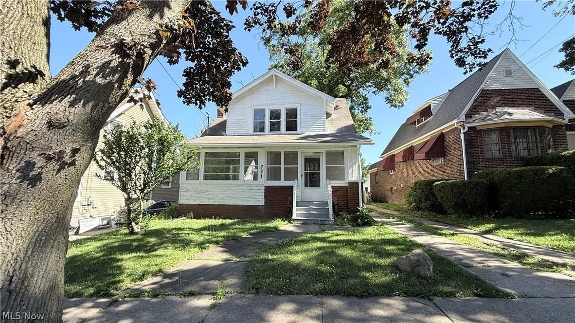 721 Polk Ave - Photo 2 of 33