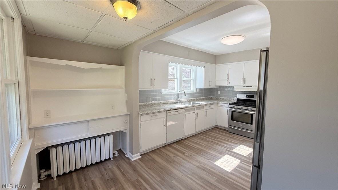 721 Polk Ave - Photo 6 of 33