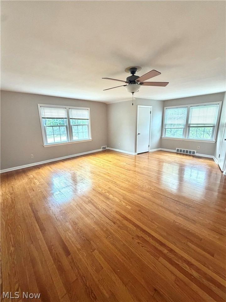 28175 Shaker Blvd - Photo 6 of 20