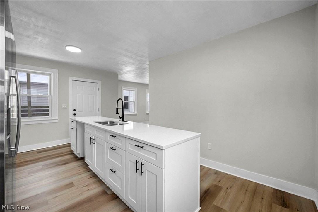 1939 W 54th St - Photo 4 of 36