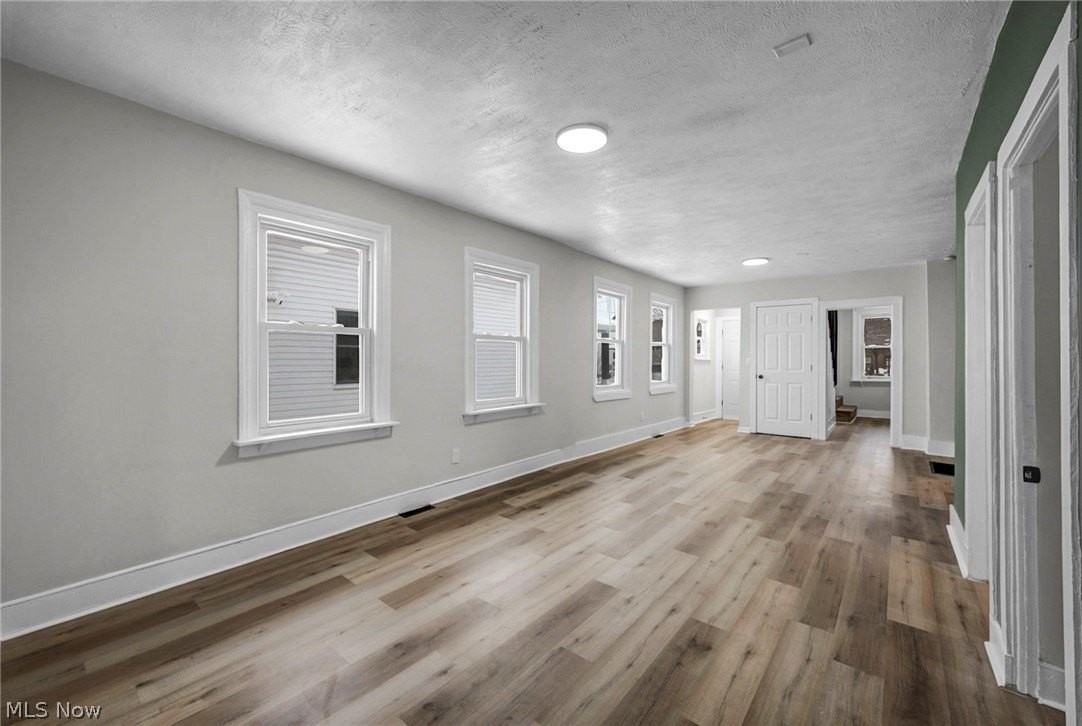 1939 W 54th St - Photo 7 of 36