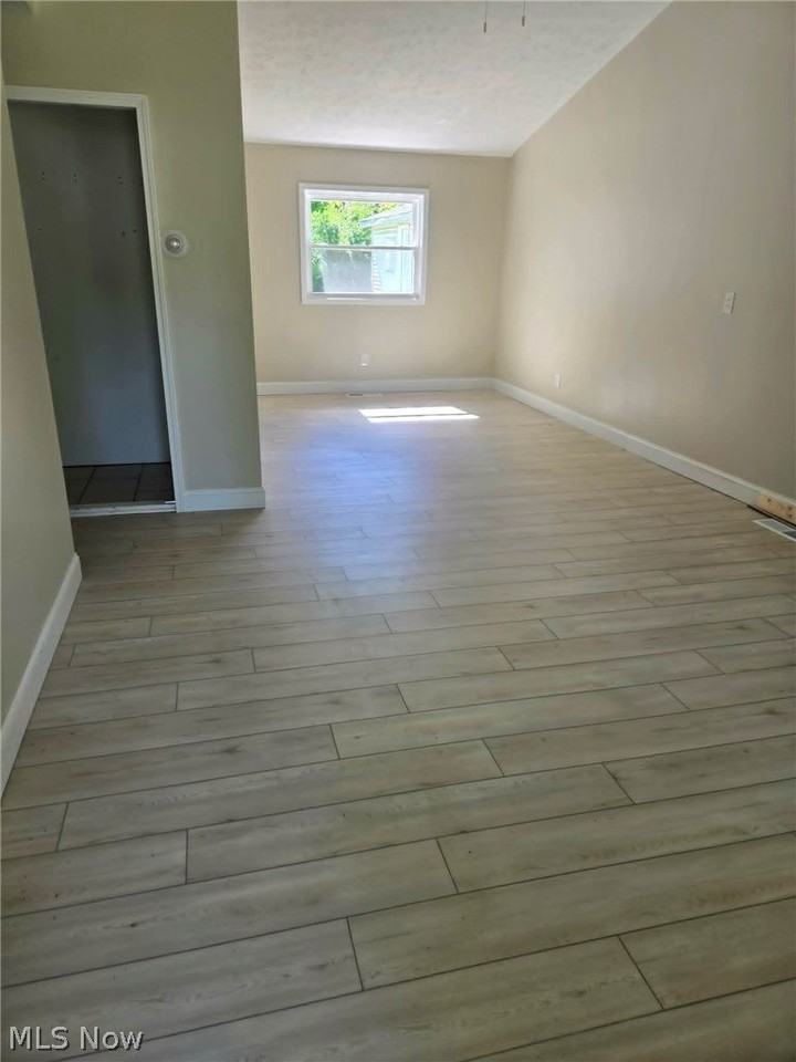 2004 Byron Dr - Photo 3 of 19