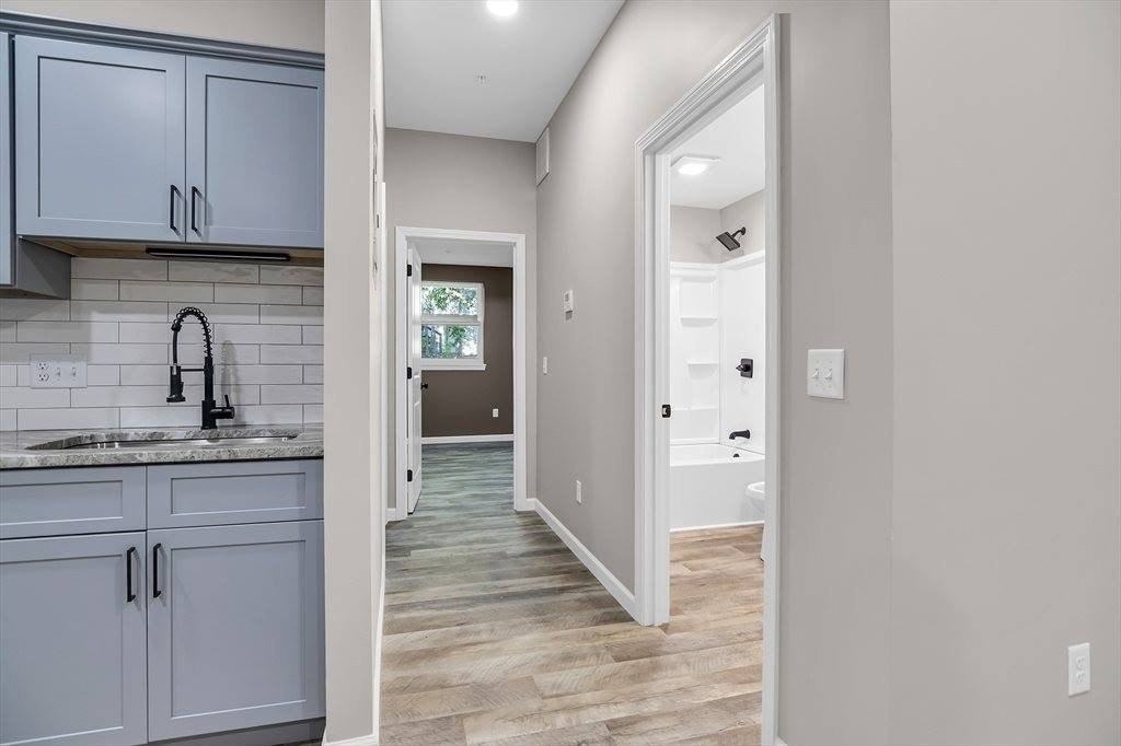 70 Court St #10 - Photo 4 of 16