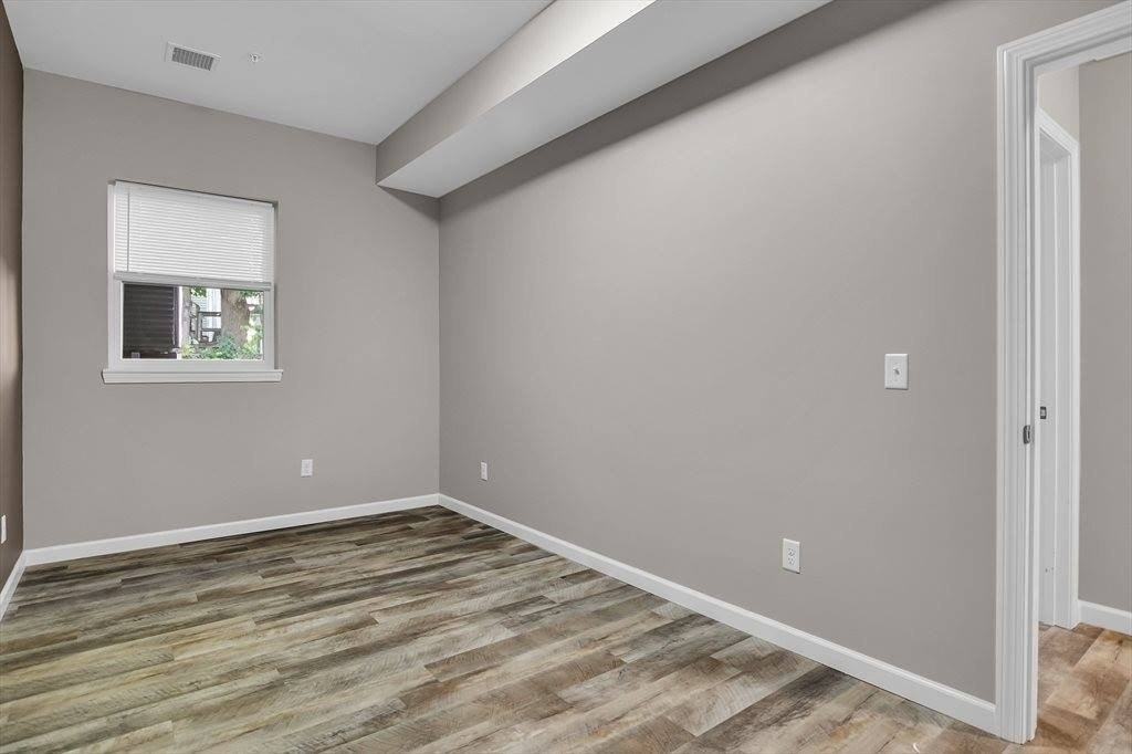 70 Court St #10 - Photo 6 of 16
