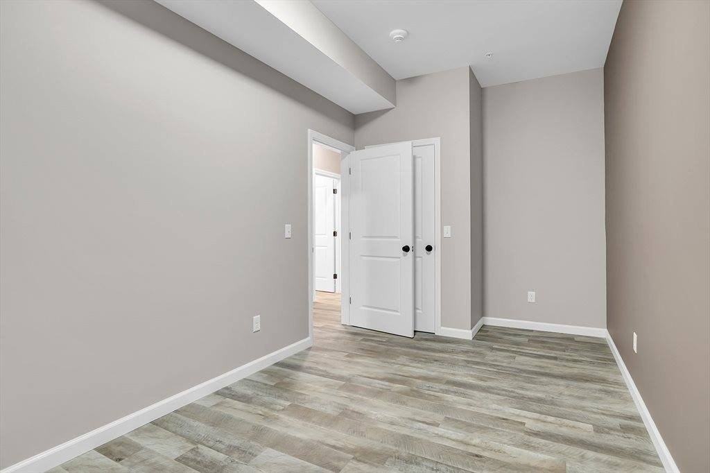 70 Court St #10 - Photo 7 of 16