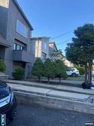 2141 South St #2141 - Photo 4 of 25
