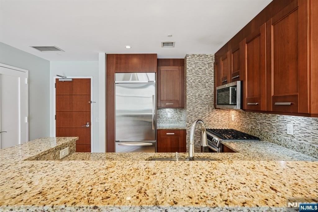 8100 River Rd #210 - Photo 4 of 35