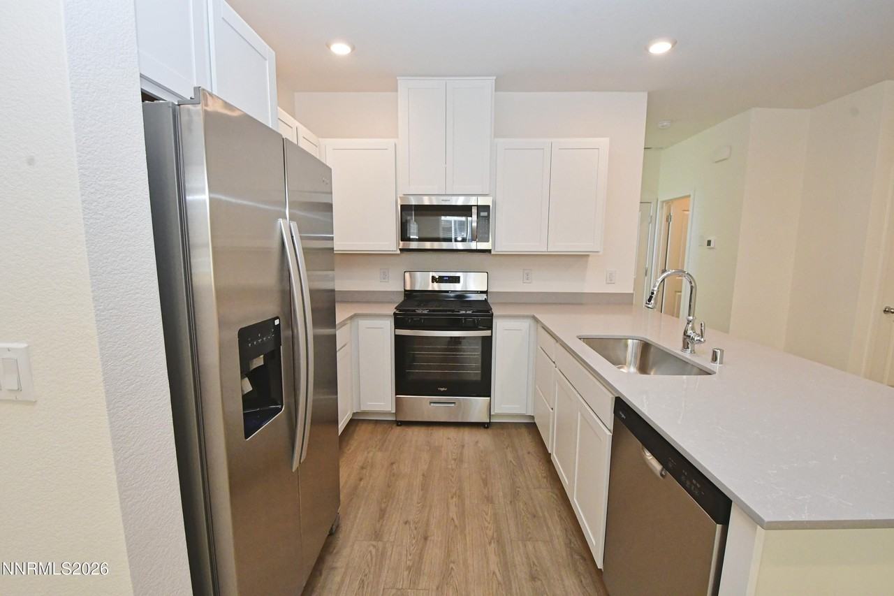 1018 Middle Gate Rd - Photo 6 of 19