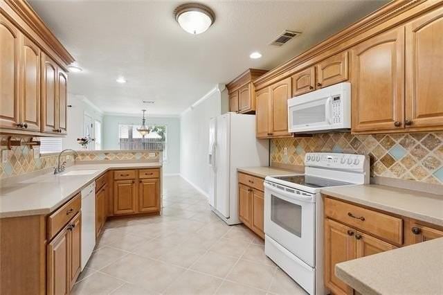 1109 Marlowe Ct - Photo 5 of 15