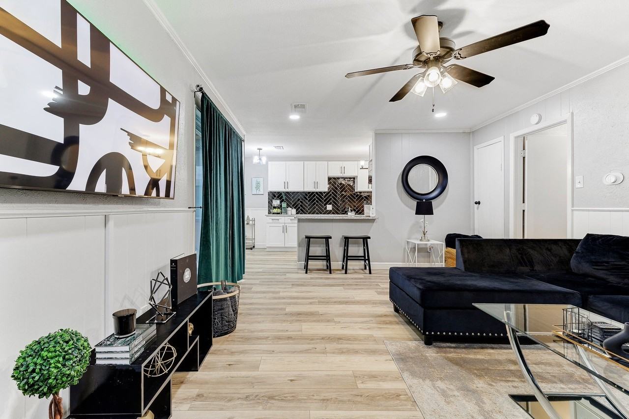 12814 Pandora Dr