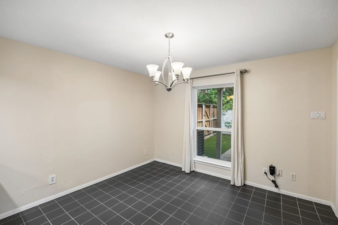 2908 Clear Springs Dr - Photo 6 of 35
