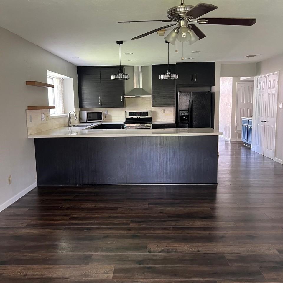 1109 Baxter Dr - Photo 5 of 6