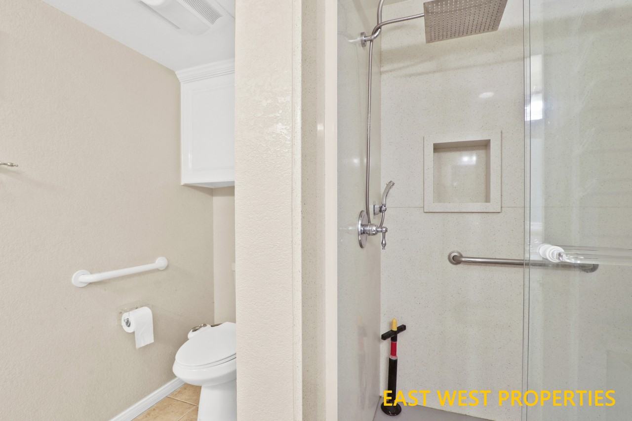 2409 Sommerset Dr #1 - Photo 7 of 35