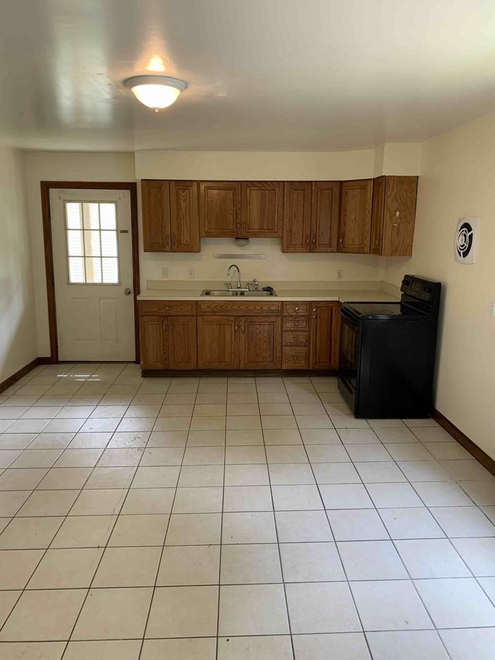 2 Clay St #B - Photo 2 of 12