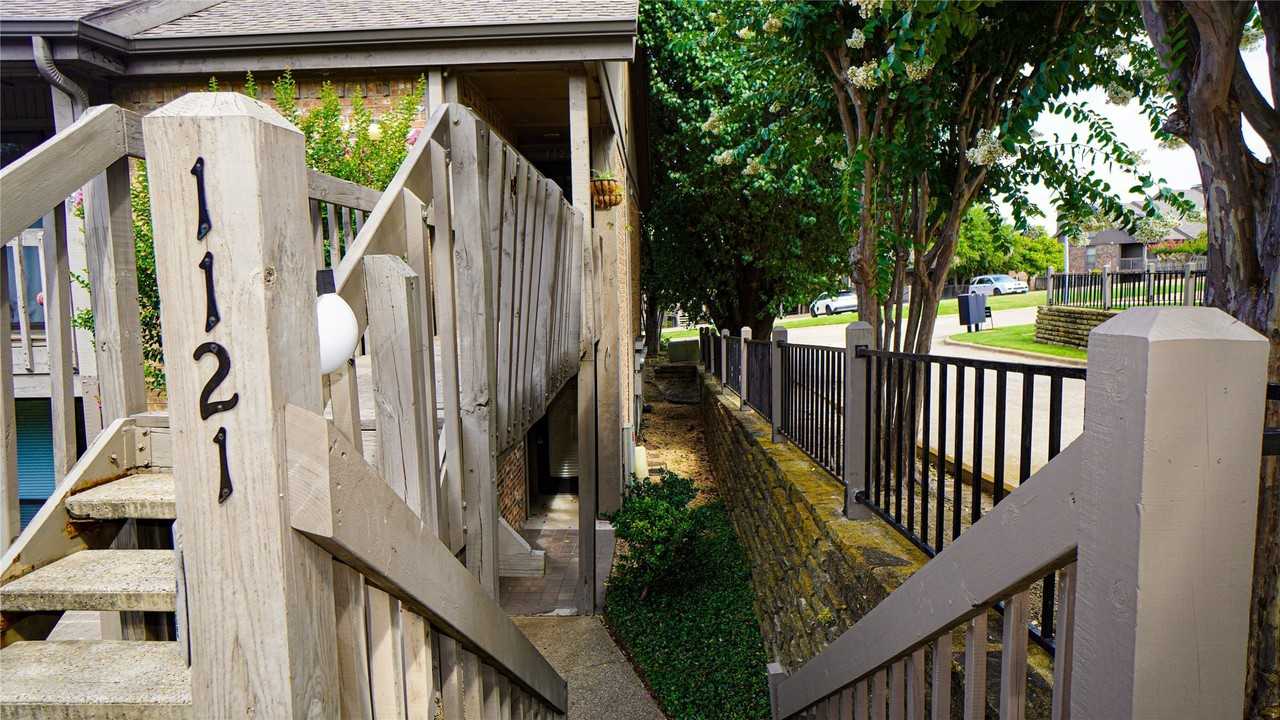 1121 Signal Ridge Pl - Photo 2 of 19