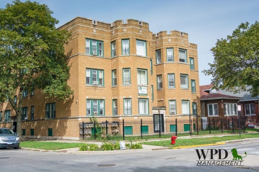 7954 S Laflin St - Photo 3 of 10