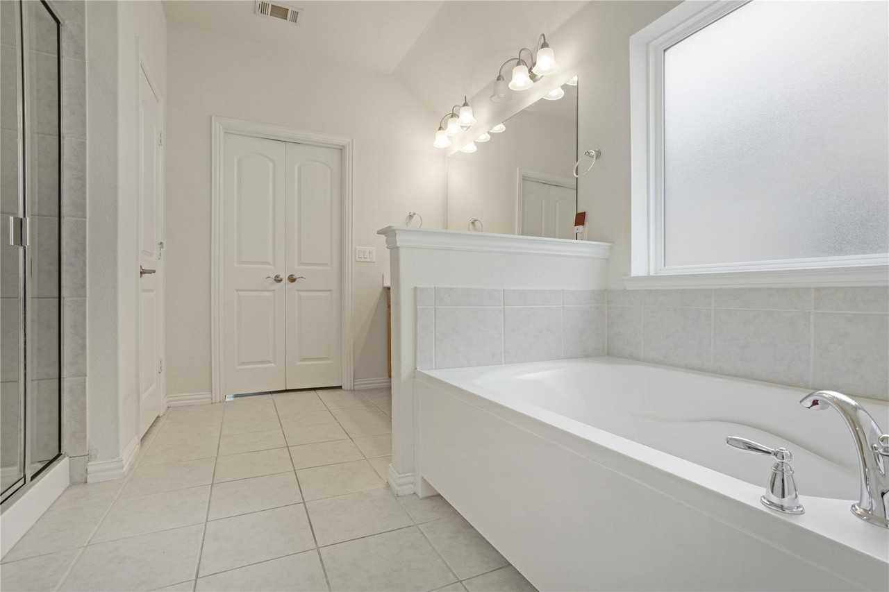 713 Windward Dr - Photo 6 of 13
