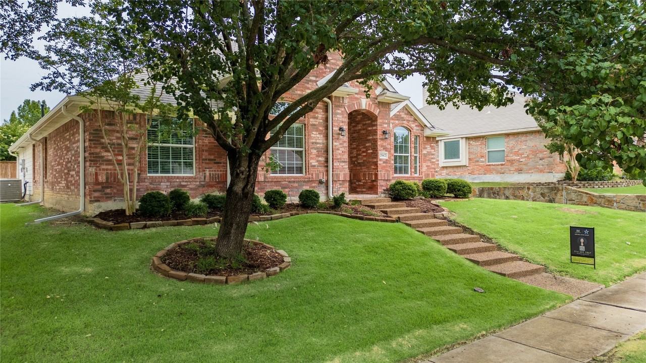 2842 Misty Ridge Ln - Photo 2 of 20