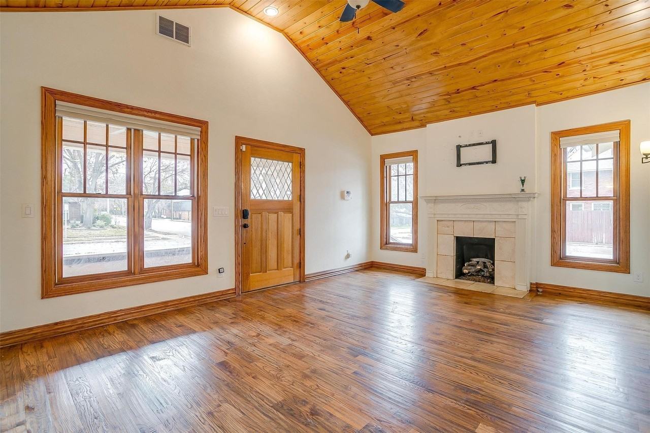 1617 Forest Park Blvd - Photo 2 of 34