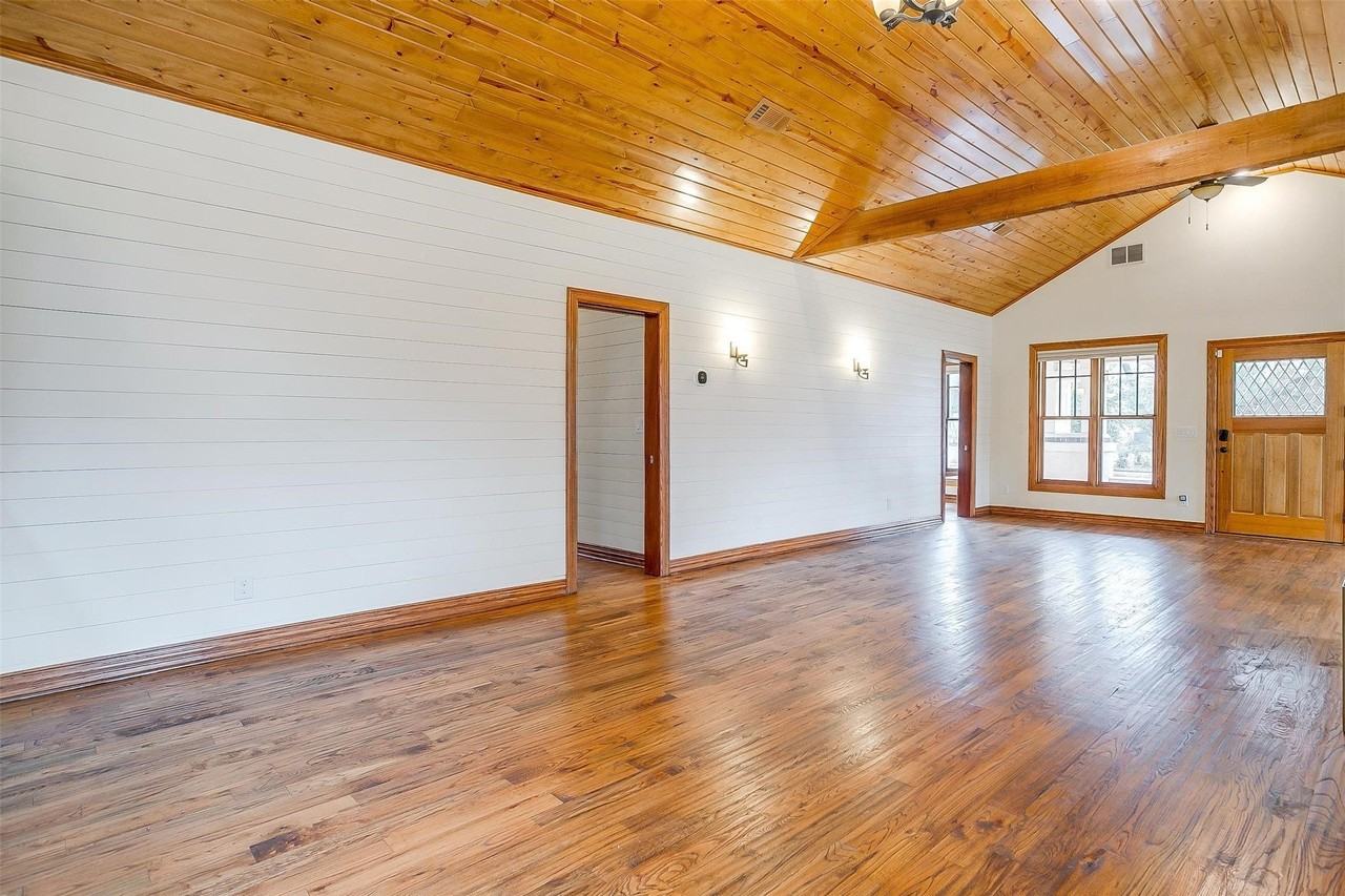 1617 Forest Park Blvd - Photo 6 of 34