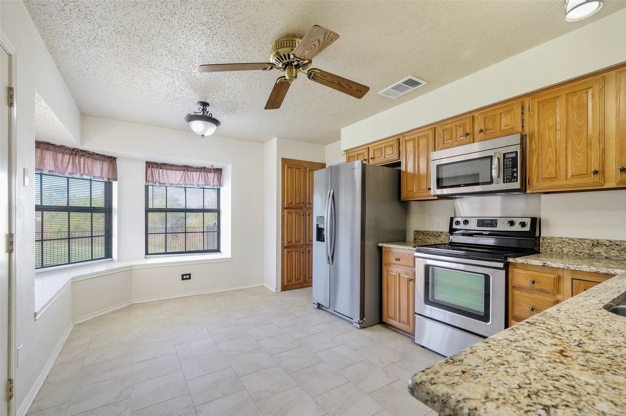 3719 Furneaux Ln - Photo 7 of 20
