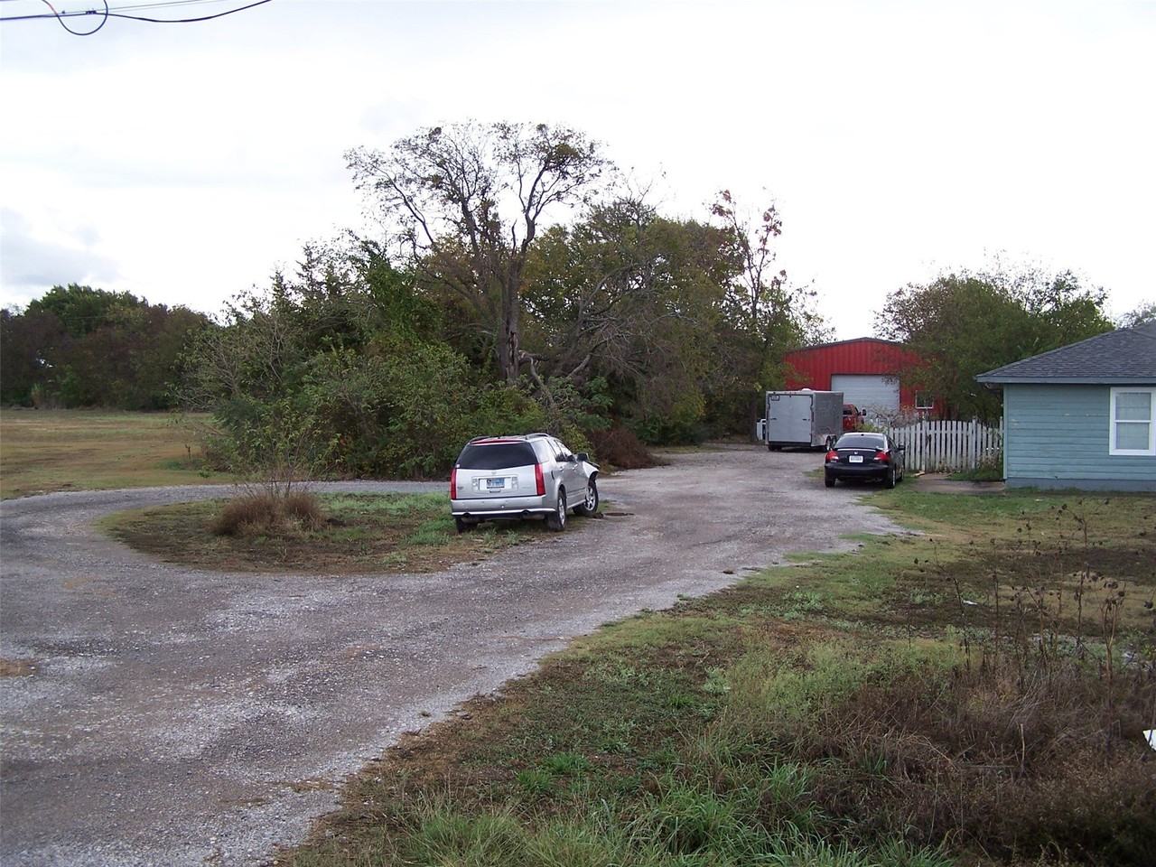 802 N Powell Pkwy - Photo 2 of 8
