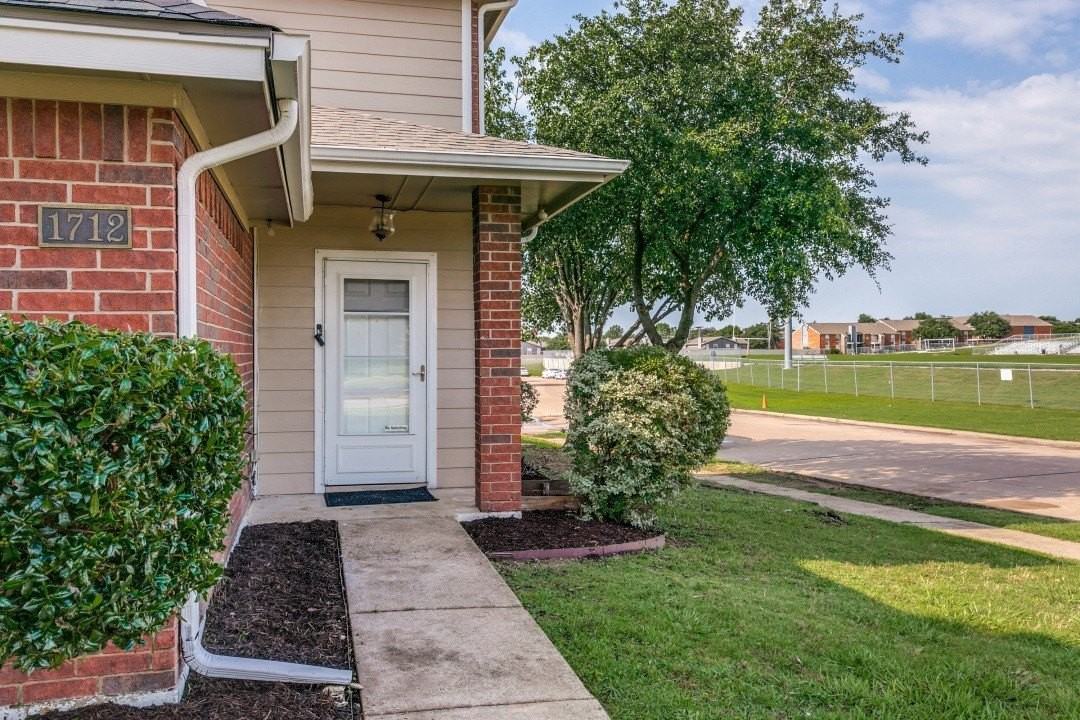 1712 E Peters Colony Rd - Photo 3 of 25