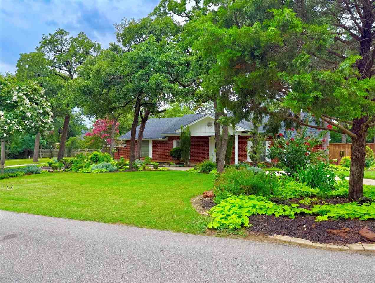 5100 Oak Timbers Ct - Photo 2 of 38