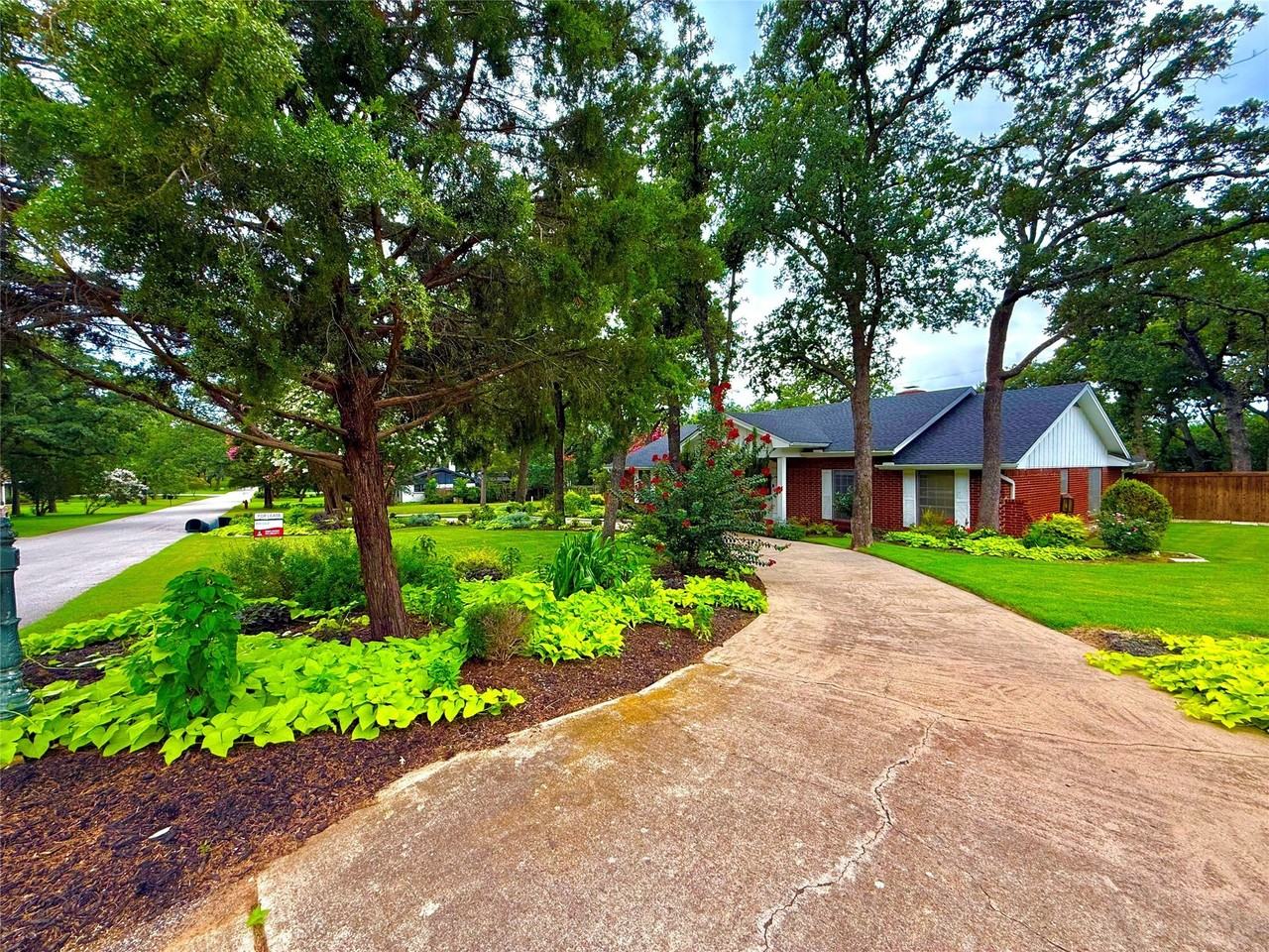 5100 Oak Timbers Ct - Photo 5 of 38