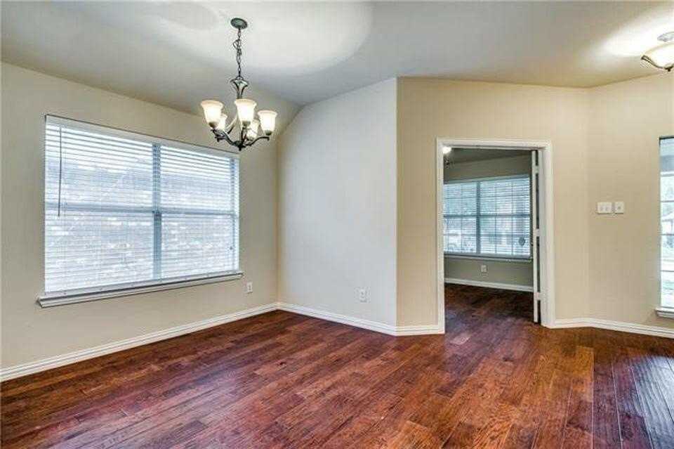 811 Creekside Dr - Photo 6 of 18